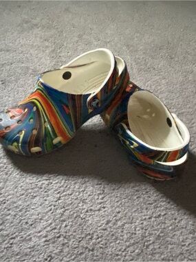 CROCS Kids Swirled Rainbow Lightweight Clog - Blue, Red, Yellow, Green